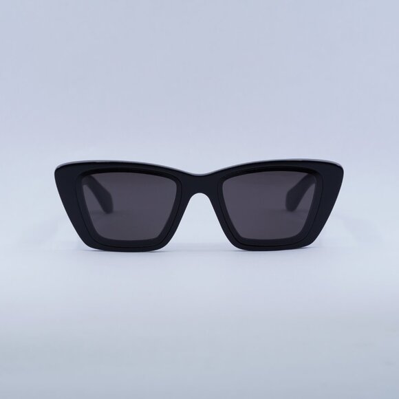 🕶️ New Azzedine Alaïa AA0070S 001 Sunglasses - Black Frame, Grey Lenses - Picture 2 of 11